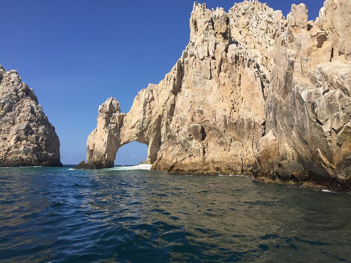 El Arco seen from a boat