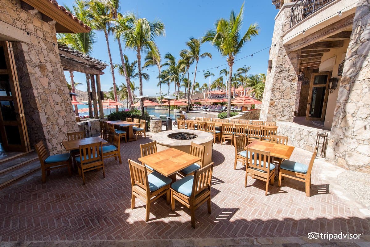 Hacienda Cocina y Cantina outdoor seating