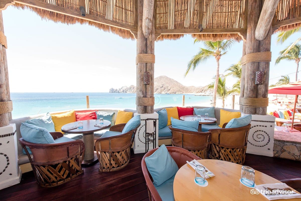 Hacienda Cocina y Cantina garden tables