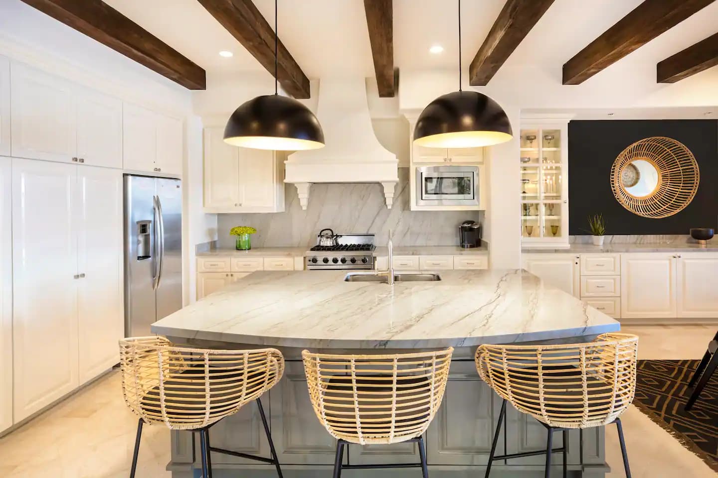 Fully appointed kitchen with island seating