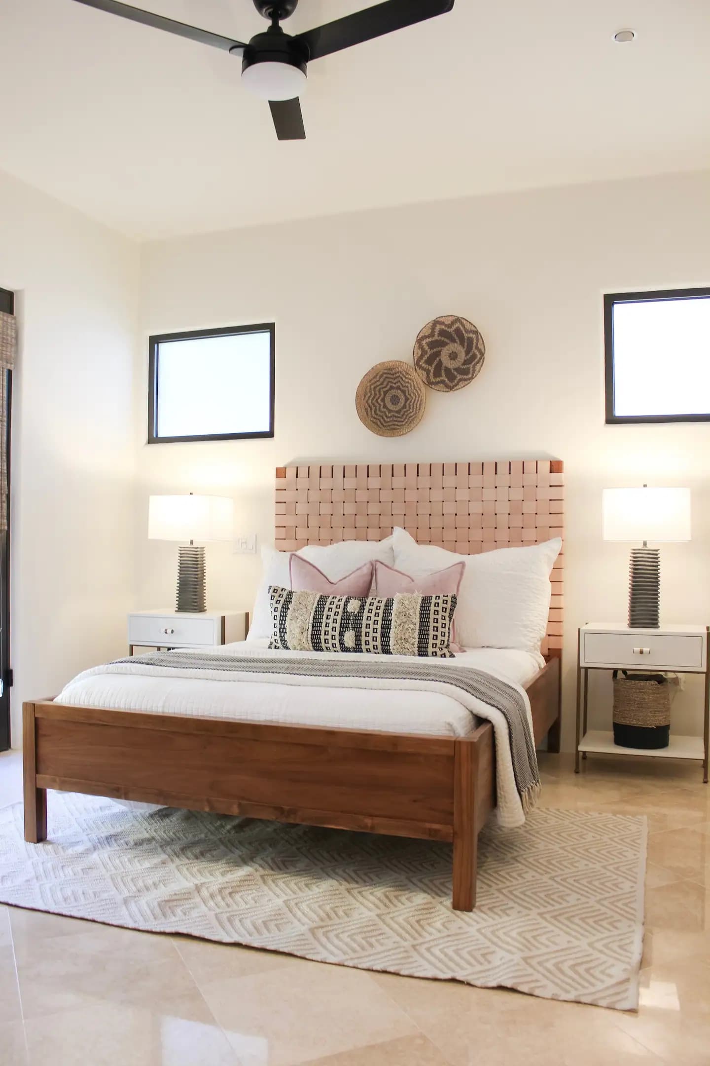 Guest bedroom with queen bed